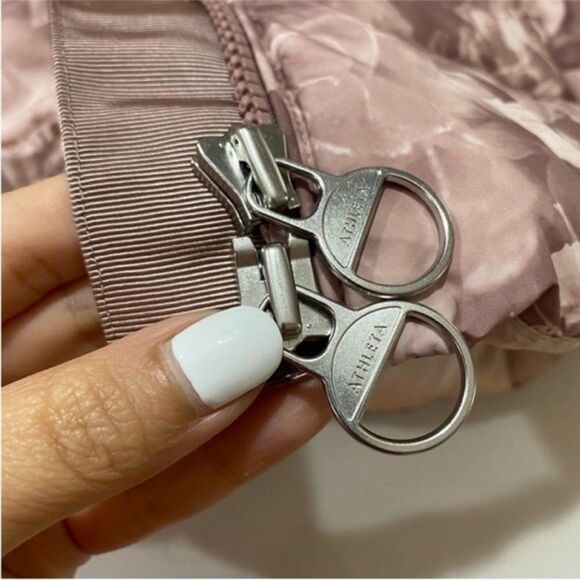 Athleta Downtown Printed Jacket in Antoinette Floral Pink Down Coat - Picture 4 of 10